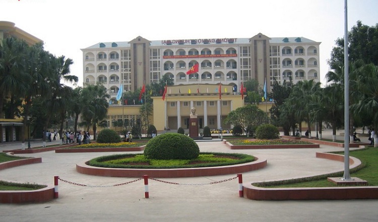 dai hoc dao tao quan tri nhan su dai hoc thuong mai