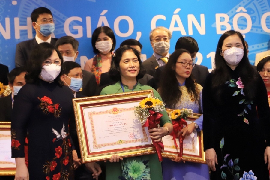 nganh giao duc vinh danh giao vien can bo quan ly tieu bieu nam 2021 1